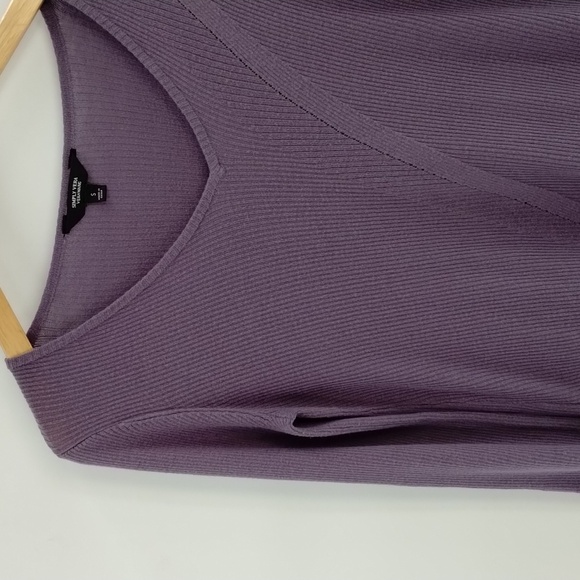 Simply Vera Vera Wang faux double blouse size small purple w white long sleeve - Picture 2 of 8